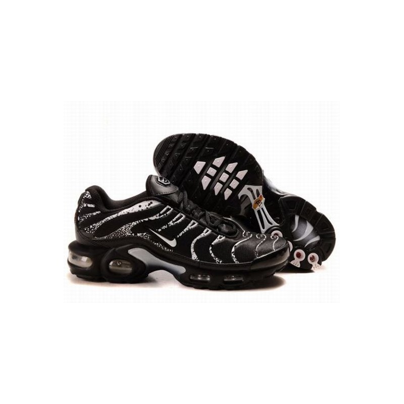 boys nike tn trainers
